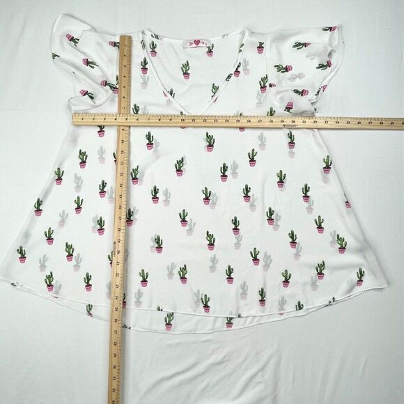 Buddy Love Avril Catus Print V Neck Blouse - Picture 7 of 7